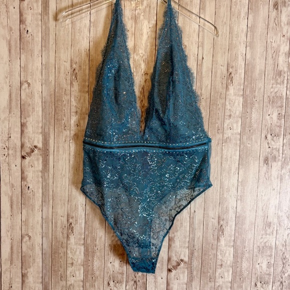 Victoria's Secret Very Sexy Runway Blue Lace Plunging Neckline Studded Bodysuit - Picture 2 of 9